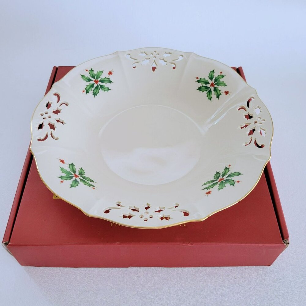 Lenox Holiday Pierced Low Bowl, Gold Trim Christmas Holly Design, Festive Dining - Picture 3 of 12